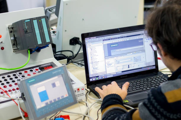Programación PLC: definición, lenguajes IEC 61131-3 y buenas prácticas de ingeniería
